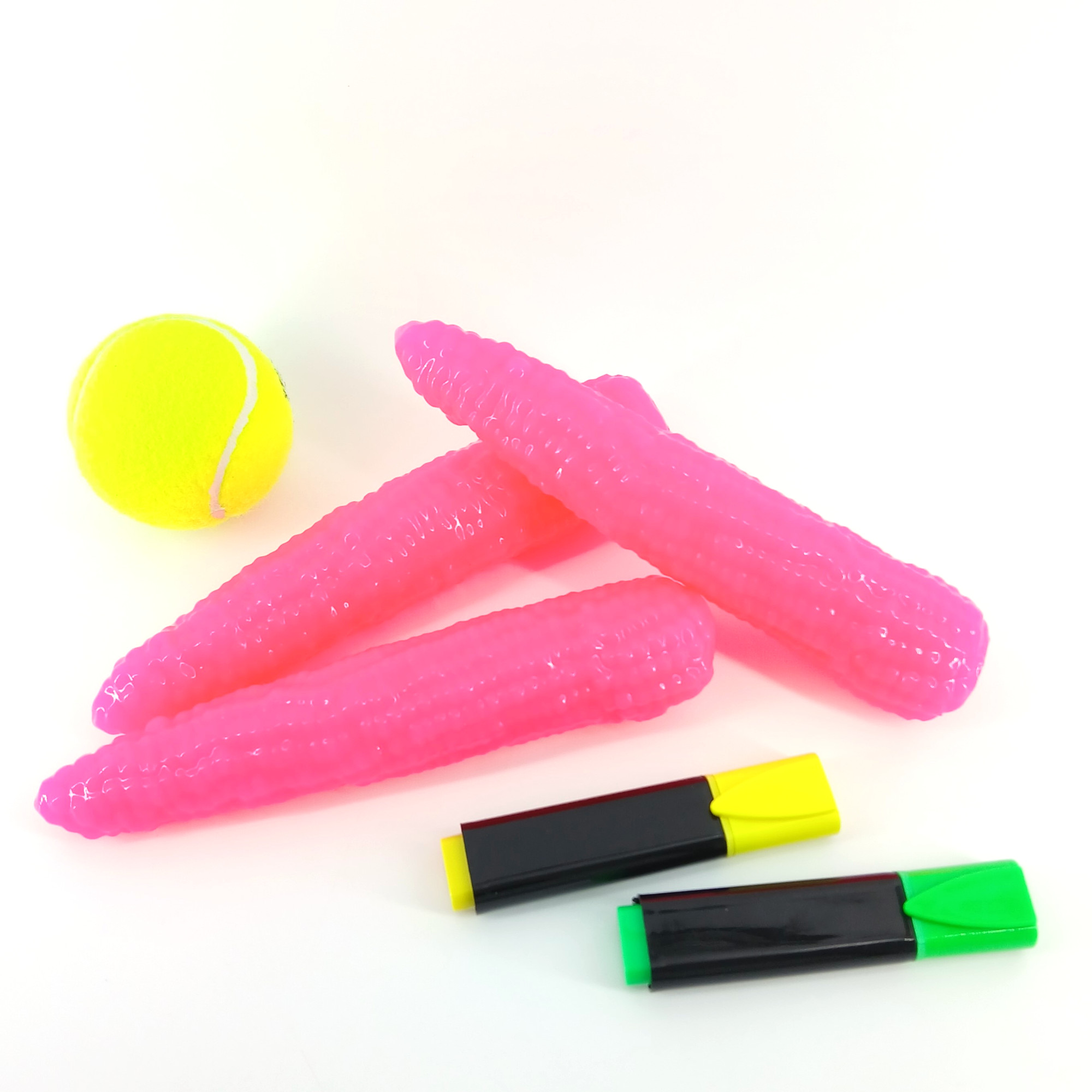 Corn on the cob, magenta